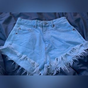 Garage, small, light blue